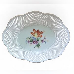Moga Floral Decorative Plate with Lattice Design‎